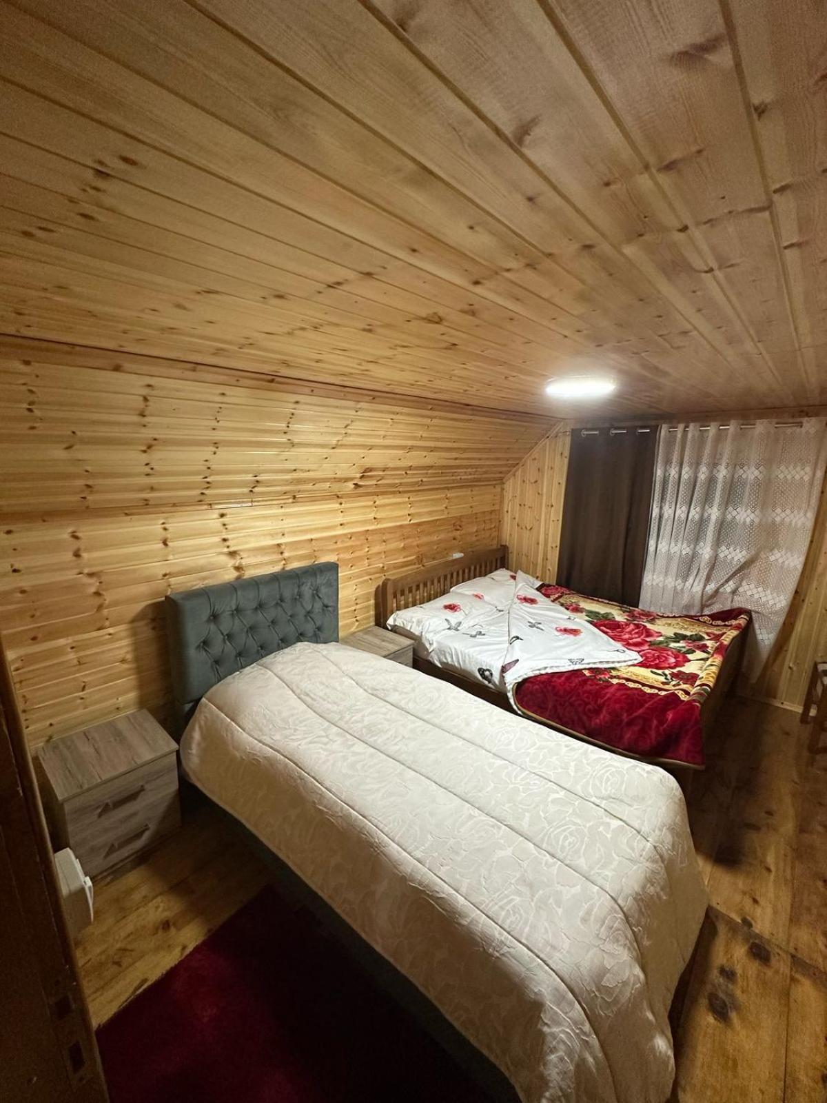 Vellezrit Gjelaj Bed & Breakfast